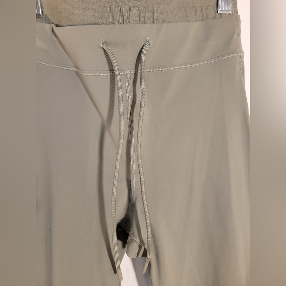 Vuori•Elevate Daily Legging•SOLD OUT•Form High Rise Pant•Pistachio•LIKE NEW• Med - Picture 10 of 15